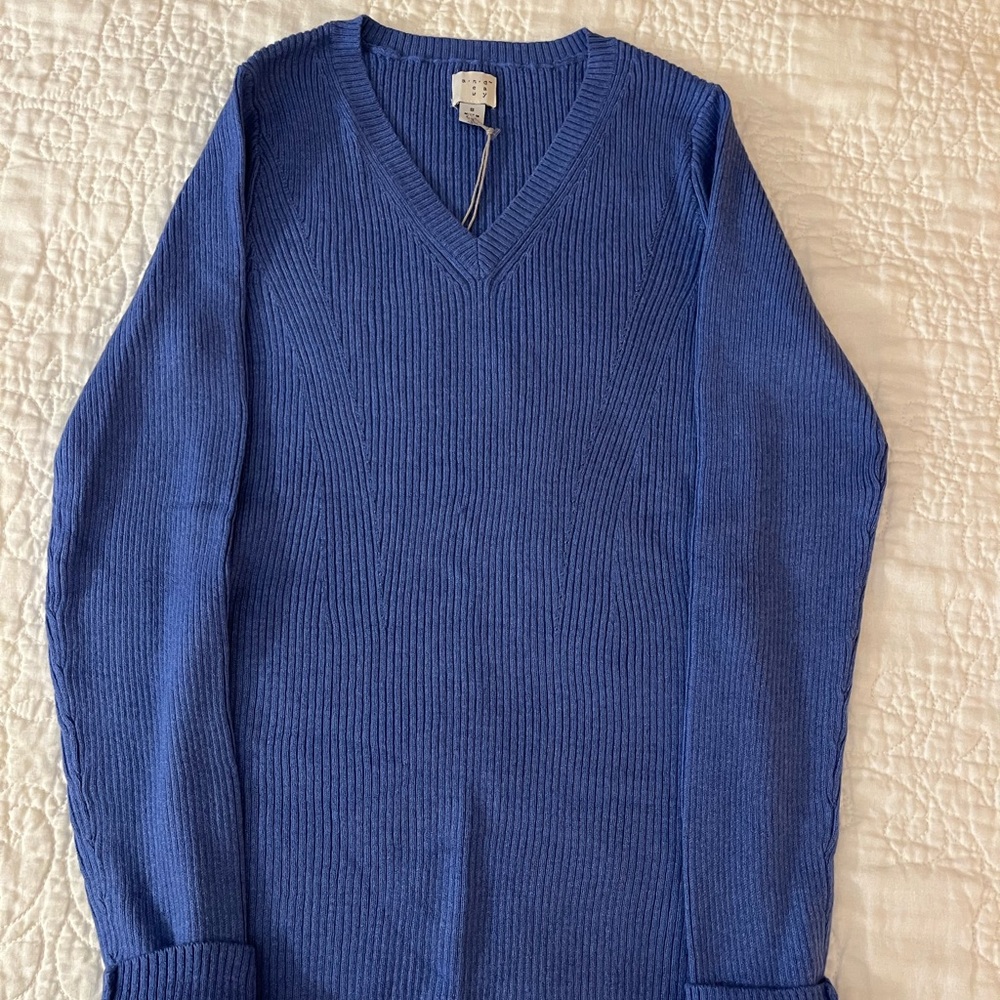 Ladies VNeck ribbed sweater NWT ANA : A New Day
Size Small